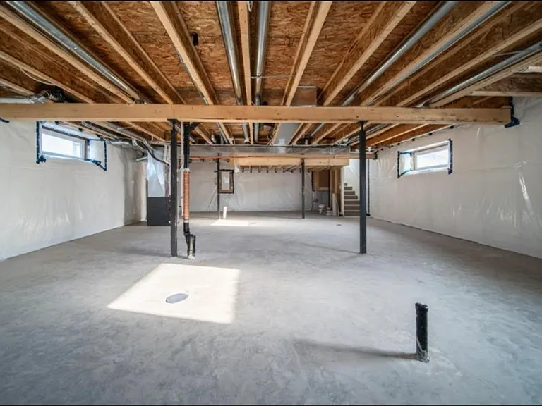 83 Eastfield Ct — Photo 11