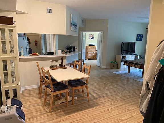 4th image of 3018 Alcazar Pl APT 203