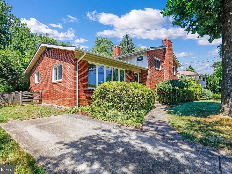 2nd image of 9705 Singleton Dr