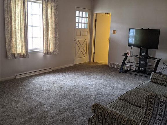 3rd image of 2927 Deindorfer St