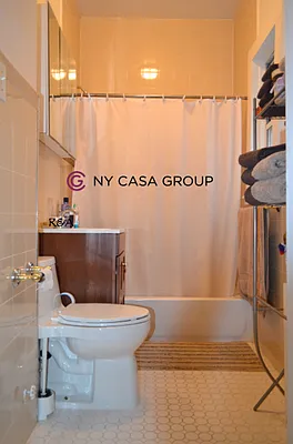 Rented by NY Casa Group | media 21