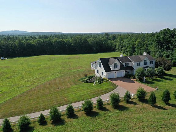 2nd image of 8 Tara Ln