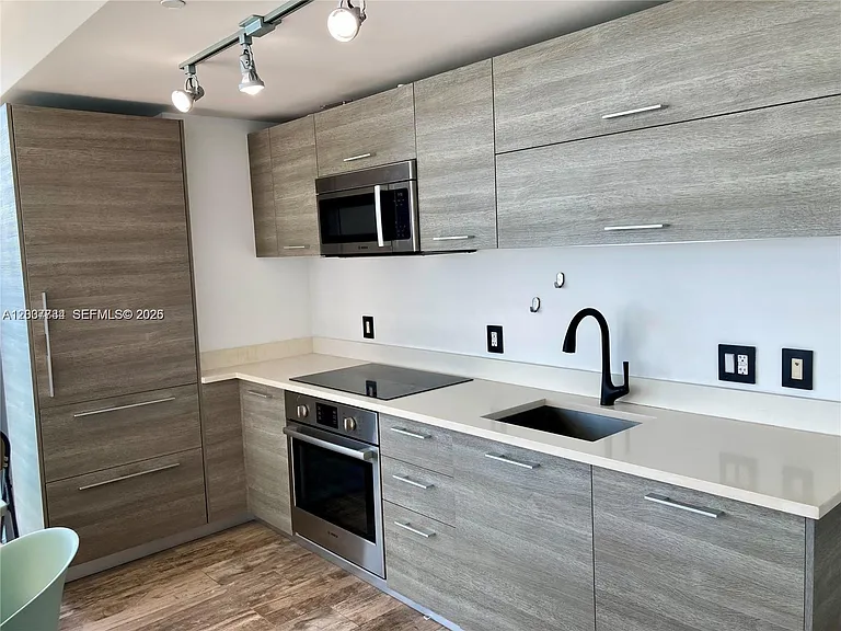 650 NE 32nd St #4408 — Photo 6