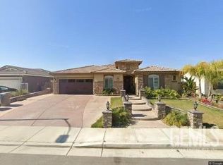 235 Hammersmith Dr, Bakersfield, CA 93314