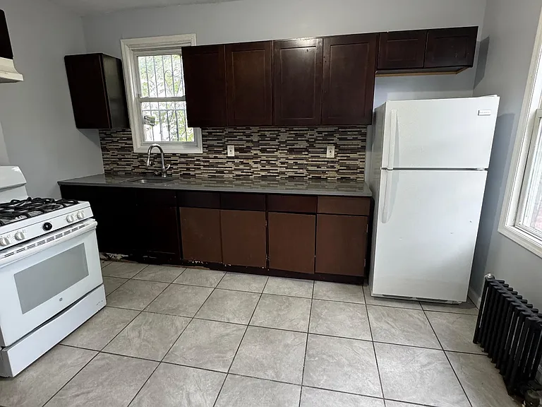 116 22nd St #L1 — Photo 1