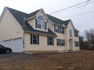 1463 N Mountain Dr, Blakeslee, PA 18610