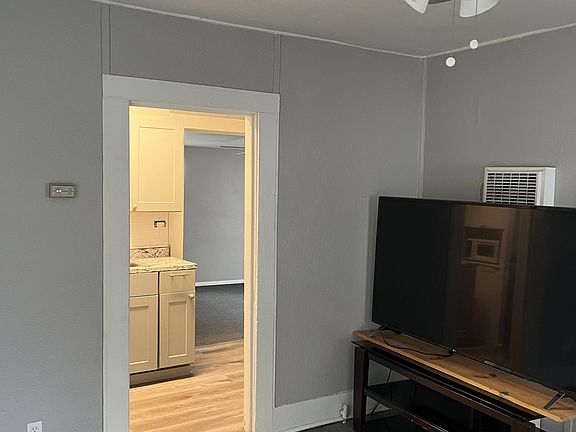 3rd image of 4207 1/2 N Beaver Ave