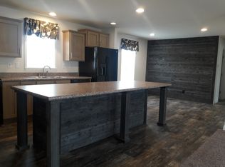 37092 Grindstone Trl, Lenox, MI