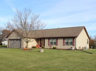 1102 Edgerow Ln, Rockford, IL 61102