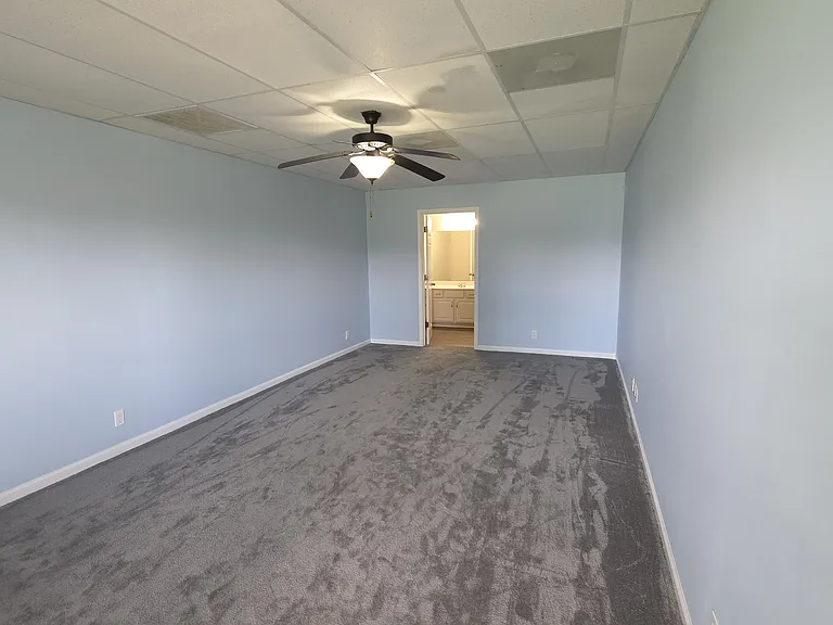 1186 Castlewood Dr — Photo 32