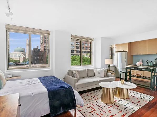206 E 95th St APT 4D, New York, NY 10128