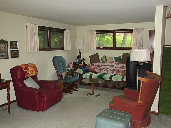5th image of 1066 Oak Hill Cir