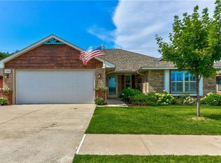 11801 SW 8th St, Yukon, OK 73099