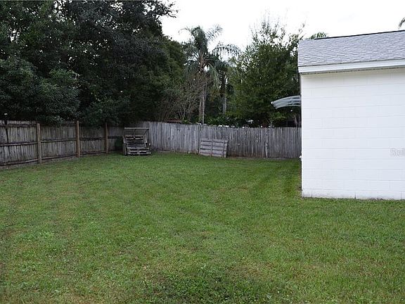 3rd image of 1013 Whittier Cir