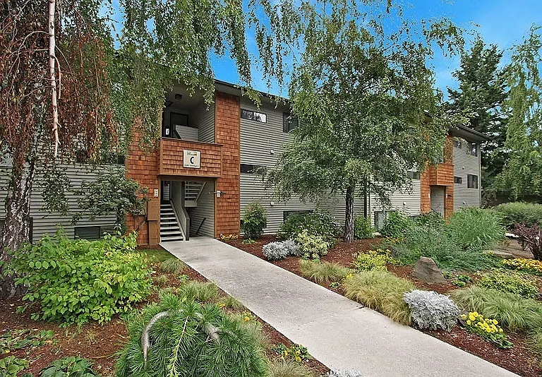 Whispering Brook Apartments — Photo 1