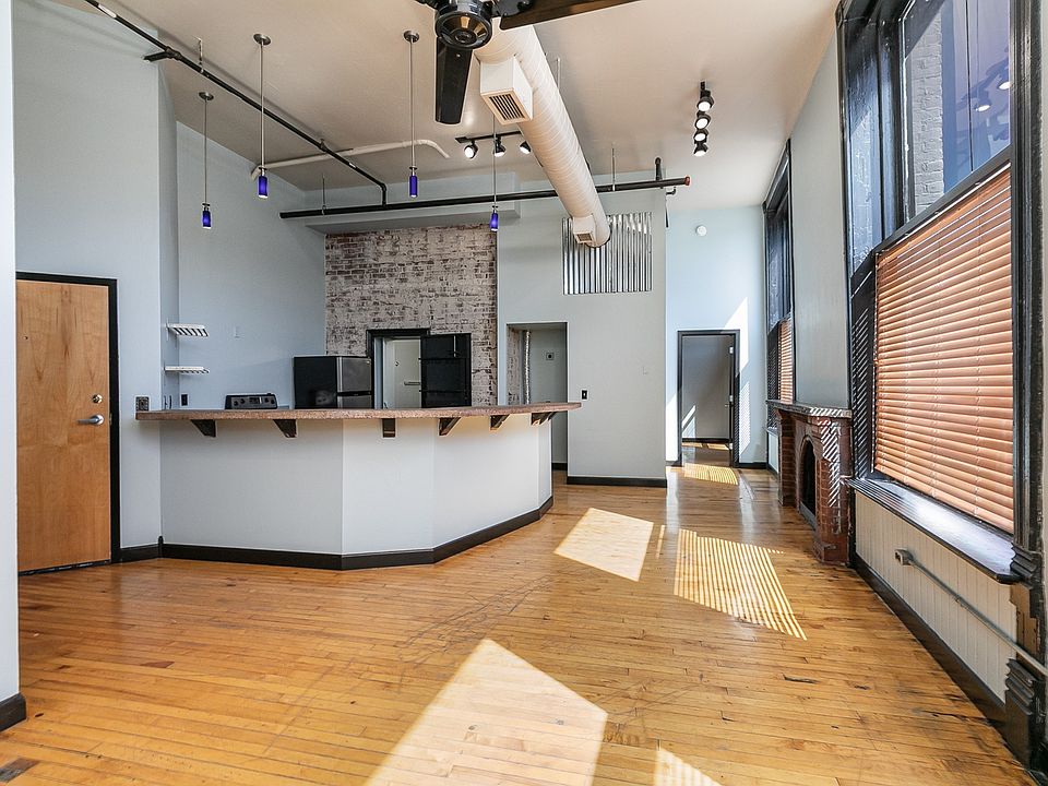 Apt 105