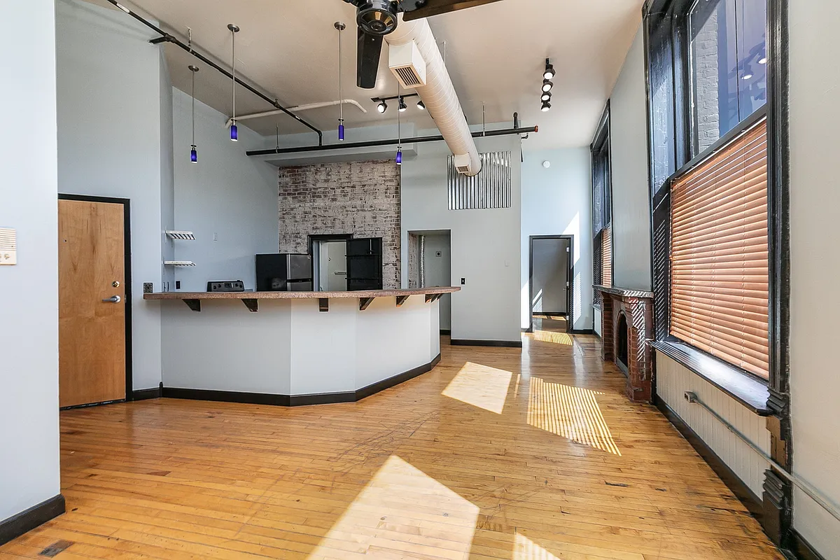 Apt 105 - Founders Park Lofts
