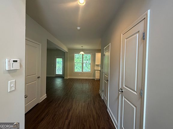 4th image of 303 Dublin Way