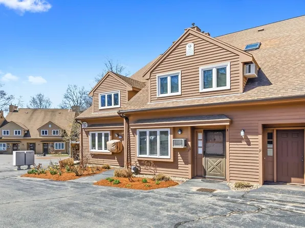 25 Casablanca Ct, Haverhill, MA 01832