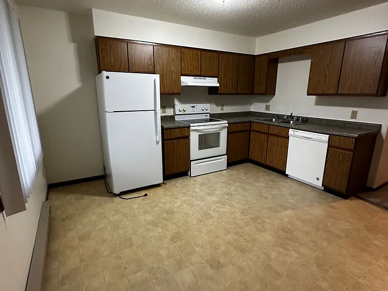 808 Macomber St — Photo 15