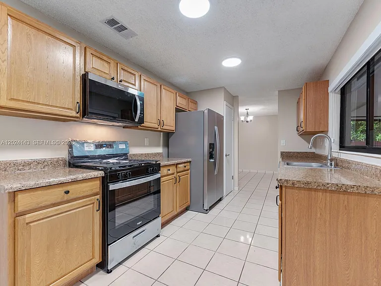 13360 SW 46th St — Photo 10