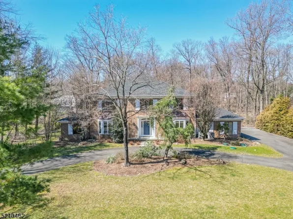 10 Iron Latch, Upper Saddle River Boro, NJ 07458