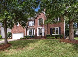 11811 Sir Francis Drake Dr, Charlotte, NC 28277