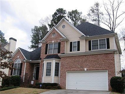 Gorgeous Traditional with Fenced Backyard !