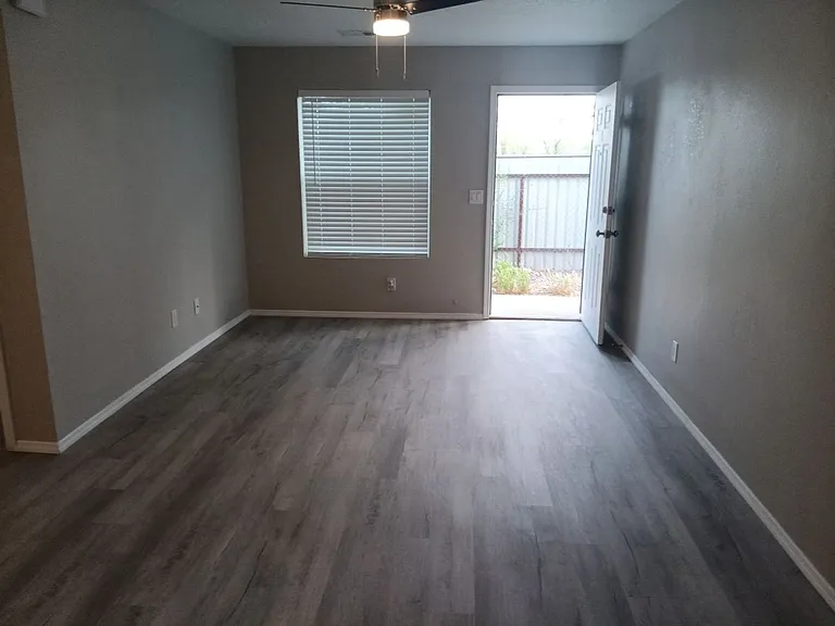 1201 South Main St — Photo 31