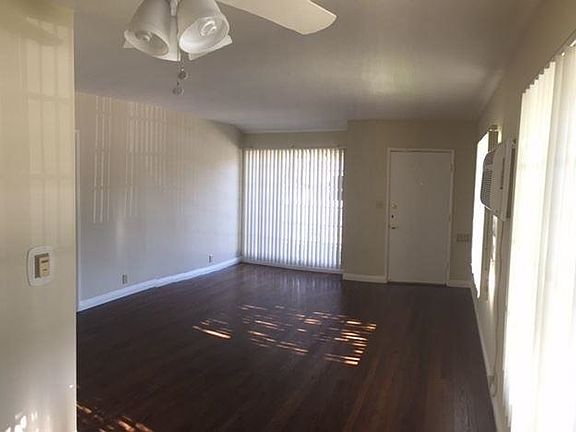 4th image of 441 S Parish Pl #1