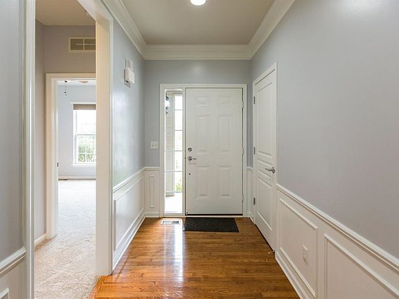 3rd image of 8863 Meadow Ln