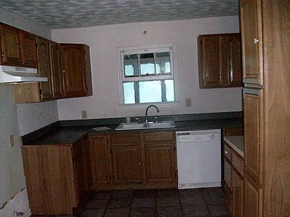 4th image of 2710 S Vernon Ave