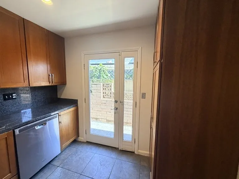 3785 Pershing Ave — Photo 7