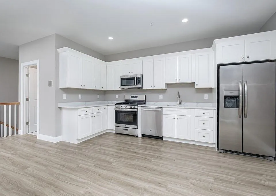 242 Mountain Ave #1