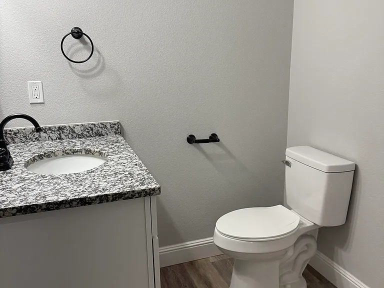 406 N Elliott St — Photo 7