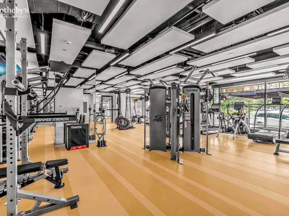 450 Washington Street image 13 of 19