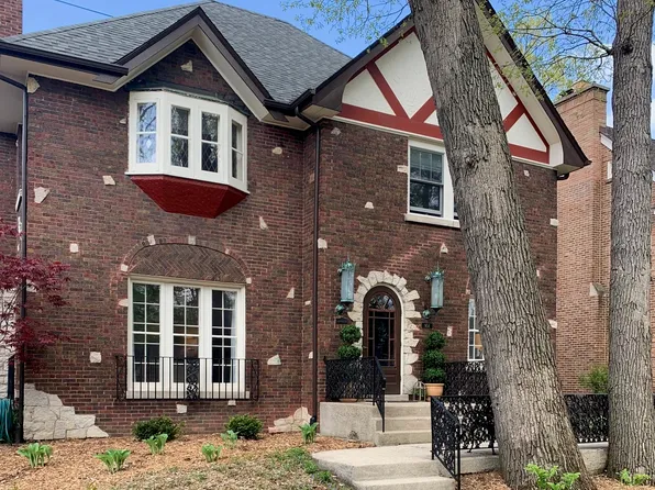 904 N Waiola Ave, La Grange Park, IL 60526