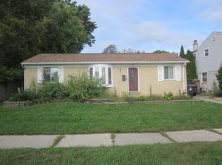 606 Worchester St, Westland, MI 48186