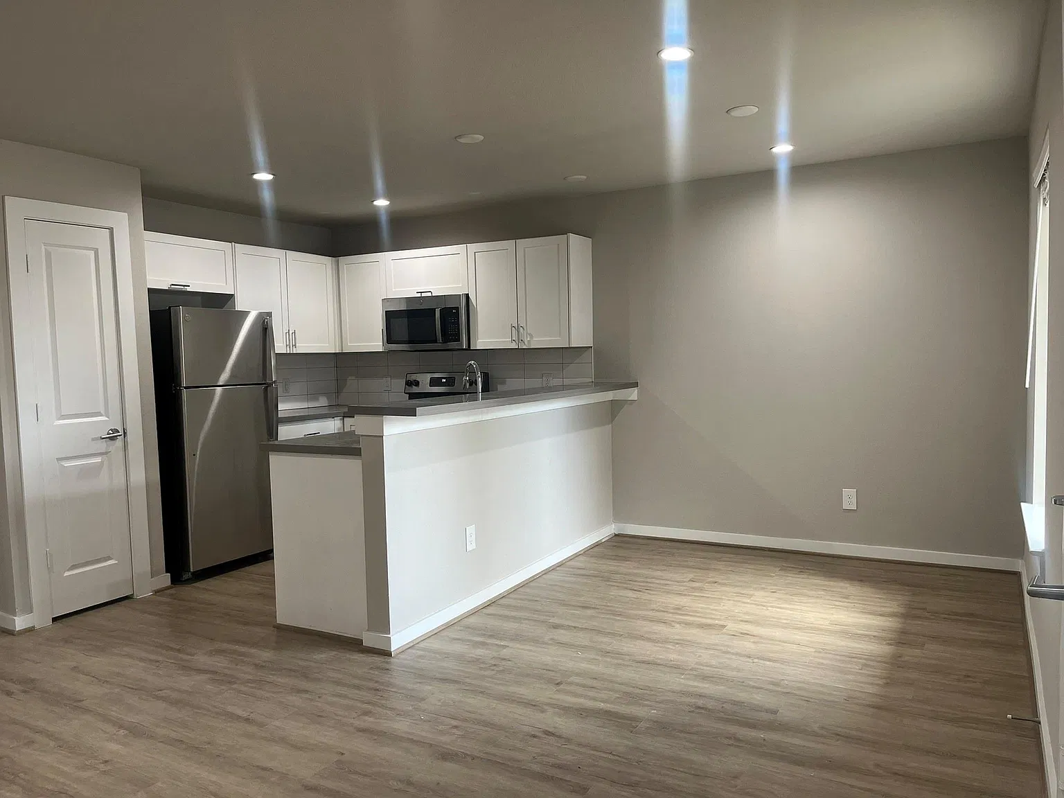 2 bed, 1.0 bath, 795 sqft, $1,775 — Photo 2