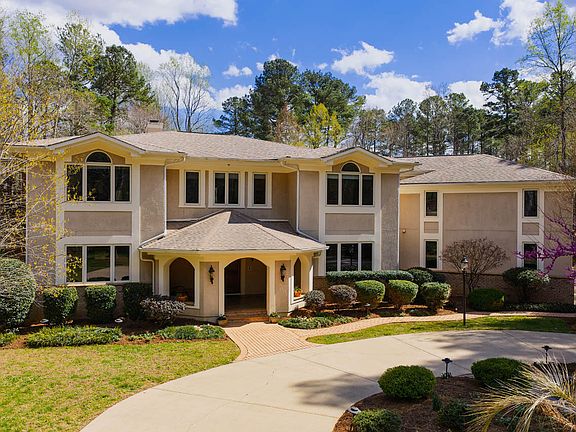 3rd image of 801 Oxbow Crossing Rd