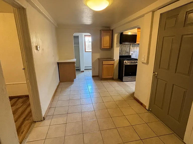 940 McIntyre St #B — Photo 3