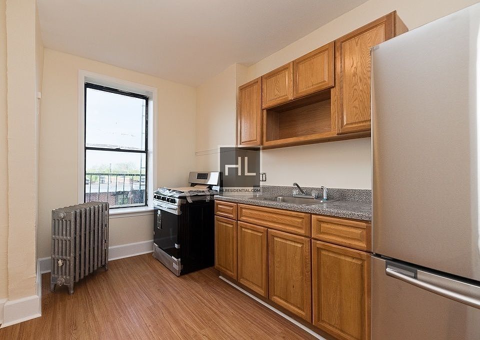 1st image of 263 Quincy St APT 1F