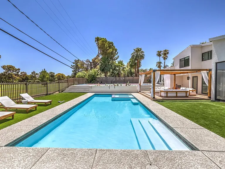 3474 Spencer St — Photo 33