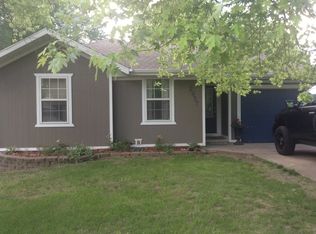 2937 W Page St, Springfield, MO 65802