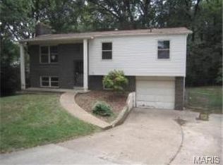 17 Walker Ln, Valley Park, MO