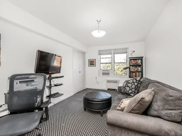 3720 Independence Avenue image 11 of 17