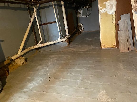 5th image of 2606 S Bouvier St