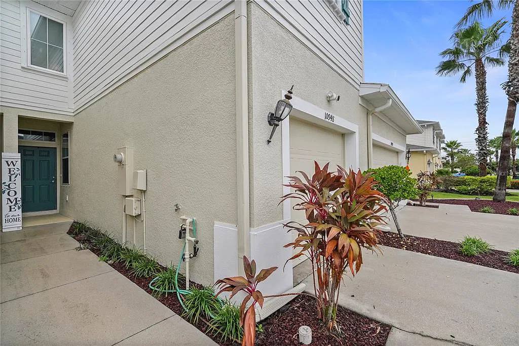 3 bed, 2.5 bath, 1536 sqft, $2,150 — Photo 2