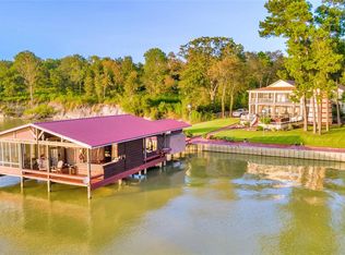 196 Bridgeway, Onalaska, TX 77360