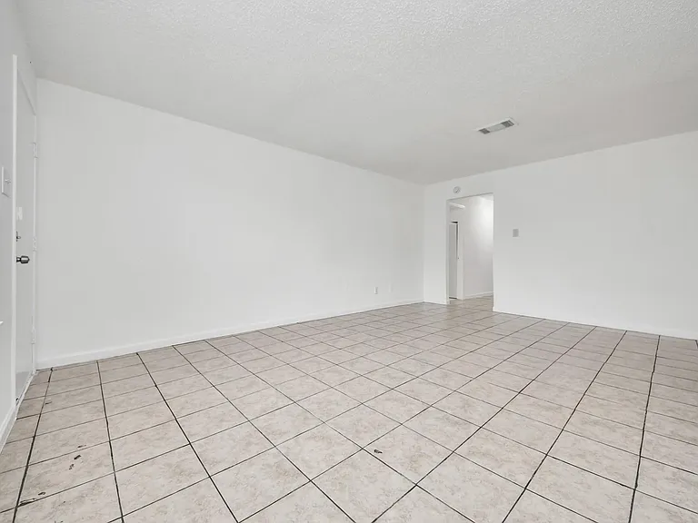 15534 Weldon Dr — Photo 7